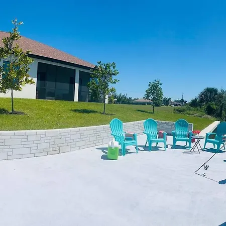 New 4 Bed House On A Canal Facing South & Door Ramp, Near Golf Course And Softball Cape Coral Exterior photo