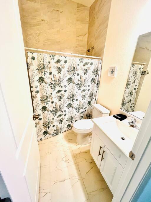 New 4 Bed House On A Canal Facing South & Door Ramp, Near Golf Course And Softball