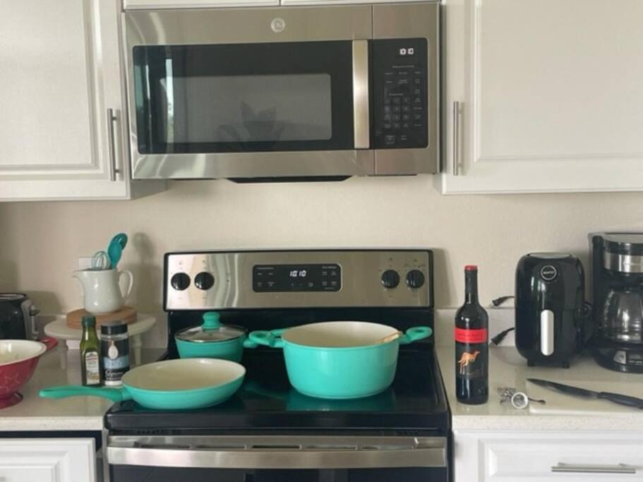 New 4 Bed House On A Canal Facing South & Door Ramp, Near Golf Course And Softball * Cape Coral