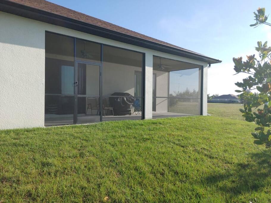 Holiday home New 4 Bed House On A Canal Facing South & Door Ramp, Near Golf Course And Softball
