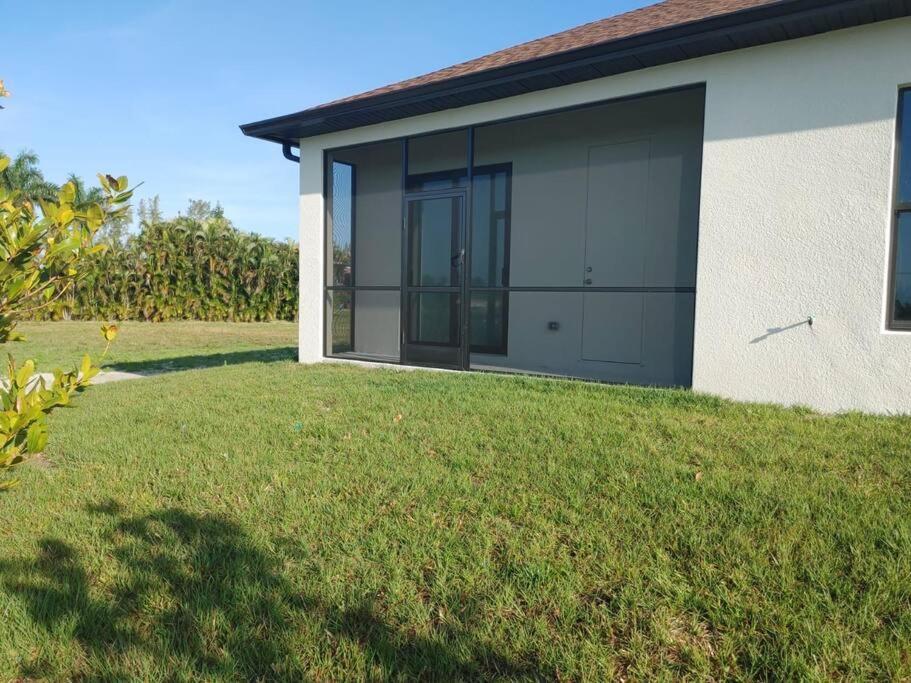 Holiday home New 4 Bed House On A Canal Facing South & Door Ramp, Near Golf Course And Softball *