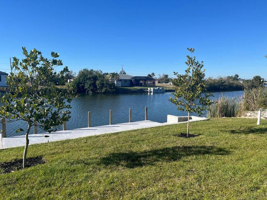 Holiday home New 4 Bed House On A Canal Facing South & Door Ramp, Near Golf Course And Softball