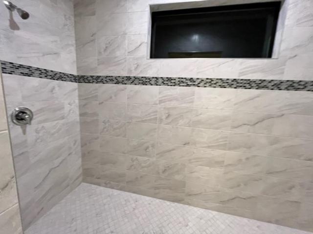 New 4 Bed House On A Canal Facing South & Door Ramp, Near Golf Course And Softball *
